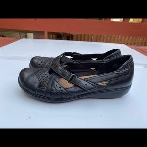 Clarks Bendables Leather Flats Womens Size 8 Black Sandals Shoes